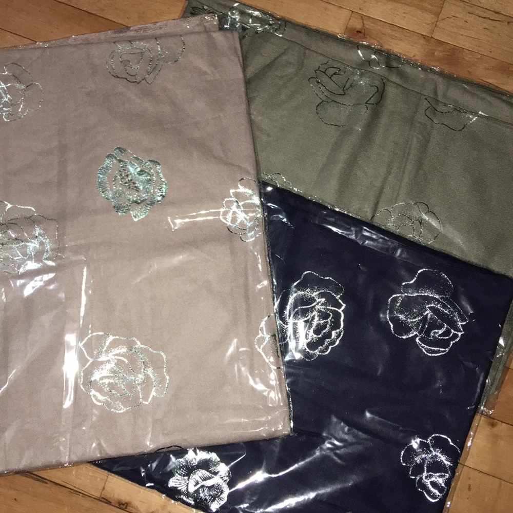 Women’s Fashion Statement Scarf